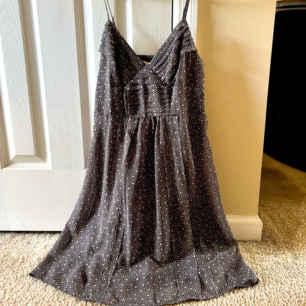 American Eagle gray sundress with adjustable straps and light pink polka dots